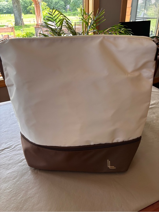 Loulu Handbags - NEW Cream and Brown Travel Shoulder Bag with Front Zip Pocket